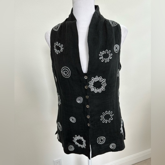 W by Worth Tops - W by Worth Sleeveless Black Fitted Top, White Stitched Designs, Sash, Size 10